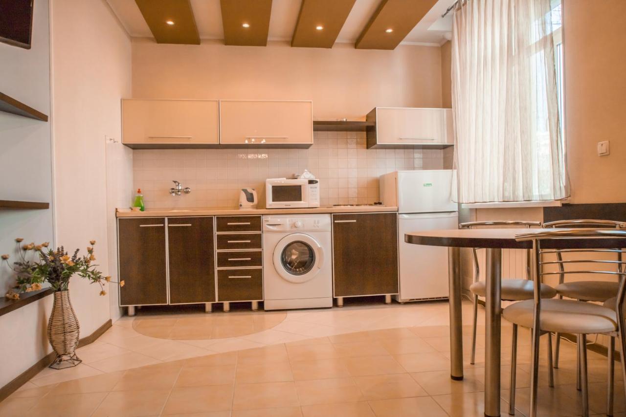 Hotel Apartments Adresa キシナウ エクステリア 写真