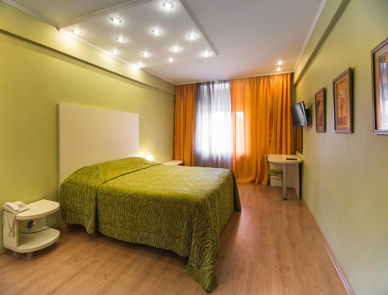 Hotel Apartments Adresa キシナウ エクステリア 写真