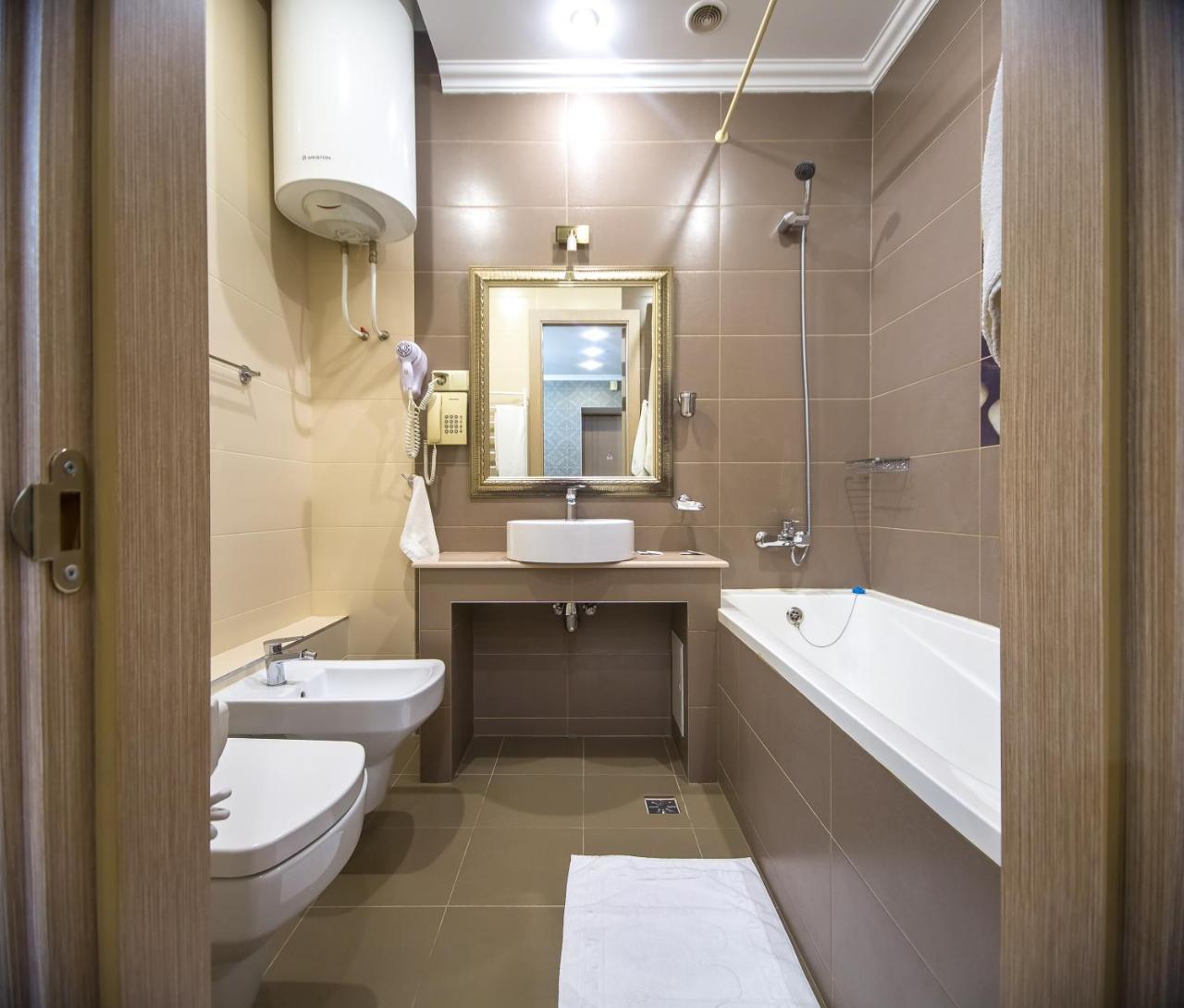 Hotel Apartments Adresa キシナウ エクステリア 写真
